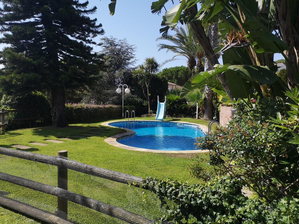 PISCINA PRIVADA 6x3 AMB UNA FORMA IRREGULAR. DIFERENTS ESCALES D'ACCÉS I UN TOBOGAN!
086-AS BELL RECO Casa aïllada / Villa EL MARESME Cabrils PISCINA PRIVADA 6x3 AMB UNA FORMA IRREGULAR. DIFERENTS ESCALES D'ACCÉS I UN TOBOGAN!
086-AS BELL RECO Casa aïllada / Villa EL MARESME Cabrils