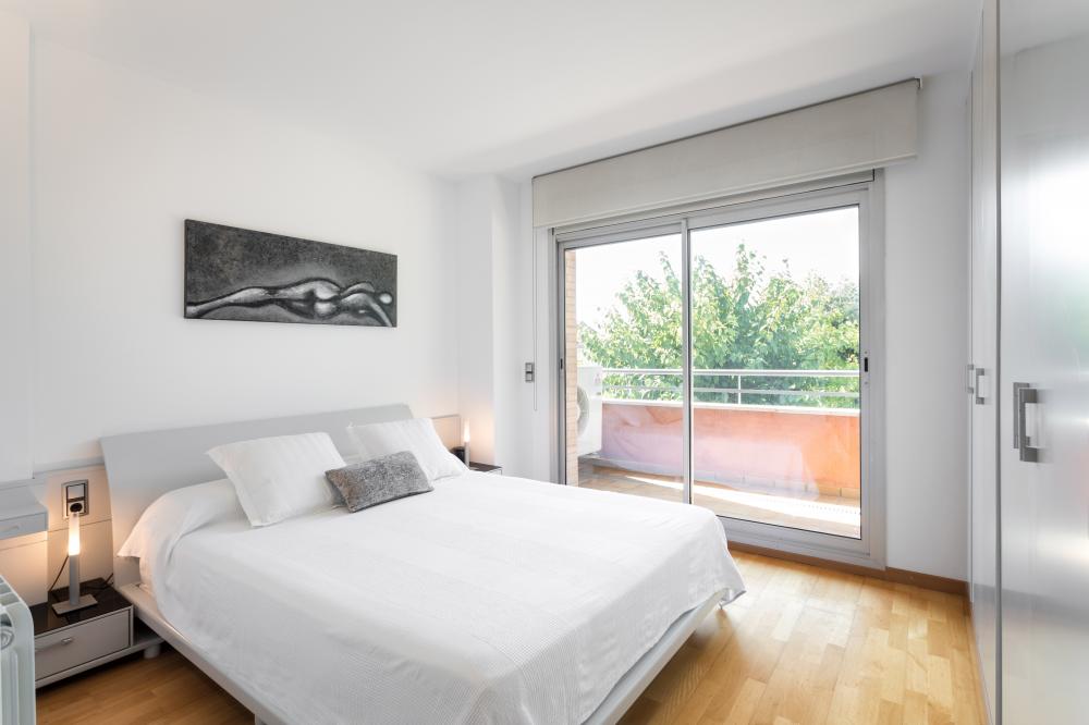 Costa Maresme Vacances empresa local i familiar de lloguer turístic.
088-IF TARRACO Casa adossada El Maresme Arenys de Munt
Habitació doble amb llit de matrimoni, terrassa privada y bany complet privat.
Jardí privat amb piscina, chill-out, porxo i zona menjador exterior, cistella de bàsquet i unes porteries de futbol a l'aire lliure. Instal·lacions de pàdel tennis a prop.
Zona comunitària com piscina compartida.
Sala de jocs amb futbolí, trencaclosques i zona per dibuixar. Bicicletes disponibles a la propietat.
Parc Can Jalpí Arenys de Munt Arenys de Mar Maresme Barcelona Catalunya Espanya
Lloguer turístic
Lloguer casa particular
Lloguer casa de vacances
Escapada a la costa
Escapada a la platja
Escapada a la muntanya
Turisme a Catalunya
Piscina privada Jardi privat chill-out terrasa coberta
Casa 4 habitacions i 3 banys complets . Habitació doble amb bany privat
Cuina completa i ben equipada, amb zona de menjar interior i exterior.
Menjador interior i exterior, sala d'estar, sala de jocs
piscina compartida
Diseny interiorisme mobles
Activitats aquàtiques, caiac, surf, windsurf, motos aquàtiques, velers, paddel surf, snorkel, submarinisme i immersions al mar Mediterrani
Escalada, excursions, trekking, ciclisme, bicicletes gratis incloses en la reserva, natura, camins, senders, cultura, arquitectura, pobles, parc Can Jalpi, gronxadors, tobogan, jocs infantils. Costa Maresme Vacances empresa local i familiar de lloguer turístic.
088-IF TARRACO Casa adossada El Maresme Arenys de Munt
Habitació doble amb llit de matrimoni, terrassa privada y bany complet privat.
Jardí privat amb piscina, chill-out, porxo i zona menjador exterior, cistella de bàsquet i unes porteries de futbol a l'aire lliure. Instal·lacions de pàdel tennis a prop.
Zona comunitària com piscina compartida.
Sala de jocs amb futbolí, trencaclosques i zona per dibuixar. Bicicletes disponibles a la propietat.
Parc Can Jalpí Arenys de Munt Arenys de Mar Maresme Barcelona Catalunya Espanya
Lloguer turístic
Lloguer casa particular
Lloguer casa de vacances
Escapada a la costa
Escapada a la platja
Escapada a la muntanya
Turisme a Catalunya
Piscina privada Jardi privat chill-out terrasa coberta
Casa 4 habitacions i 3 banys complets . Habitació doble amb bany privat
Cuina completa i ben equipada, amb zona de menjar interior i exterior.
Menjador interior i exterior, sala d'estar, sala de jocs
piscina compartida
Diseny interiorisme mobles
Activitats aquàtiques, caiac, surf, windsurf, motos aquàtiques, velers, paddel surf, snorkel, submarinisme i immersions al mar Mediterrani
Escalada, excursions, trekking, ciclisme, bicicletes gratis incloses en la reserva, natura, camins, senders, cultura, arquitectura, pobles, parc Can Jalpi, gronxadors, tobogan, jocs infantils.