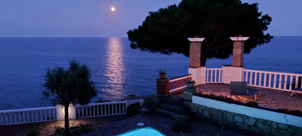Vistes al mar Mediterrani
Nits màgiques al Mirador privat amb la piscina il·luminada
La lluna reflexada al mar
lloguer turístic davant del mar
lloguer d'una villa privada amb jardí i piscina privats.
lloguer de vacances davant la platja
escapada a la costa del Maresme, Arenys de Mar
a prop de Barcelona i la costa Brava
Urbanització íntima y privada
Families amb nens petits
Amics i desconnexió Vistes al mar Mediterrani
Nits màgiques al Mirador privat amb la piscina il·luminada
La lluna reflexada al mar
lloguer turístic davant del mar
lloguer d'una villa privada amb jardí i piscina privats.
lloguer de vacances davant la platja
escapada a la costa del Maresme, Arenys de Mar
a prop de Barcelona i la costa Brava
Urbanització íntima y privada
Families amb nens petits
Amics i desconnexió