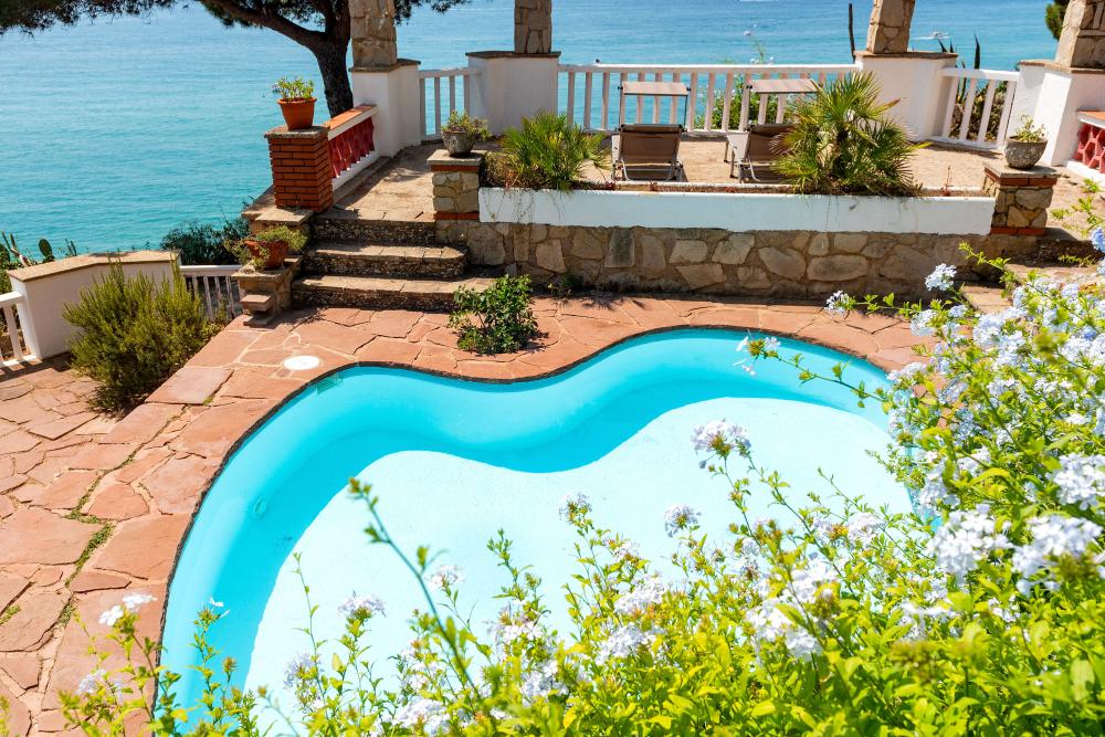 Piscina privada
Vistes al mar Mediterrani
Mirador privat
Arenys de Mar, Maresme, Barcelona
La Serralada prelitoral i Litoral Catalana per anar a fer excursions i caminades. Trekking.
sortir amb nens petits
viatge amb amics
Gandules tumbones hamaques Piscina privada
Vistes al mar Mediterrani
Mirador privat
Arenys de Mar, Maresme, Barcelona
La Serralada prelitoral i Litoral Catalana per anar a fer excursions i caminades. Trekking.
sortir amb nens petits
viatge amb amics
Gandules tumbones hamaques