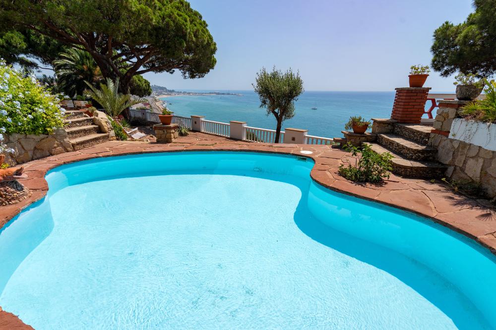 Piscina privada
Vistes al mar Mediterrani
Mirador privat
Arenys de Mar, Maresme, Barcelona
Serralada prelitoral i Litoral Catalana. Piscina privada
Vistes al mar Mediterrani
Mirador privat
Arenys de Mar, Maresme, Barcelona
Serralada prelitoral i Litoral Catalana.