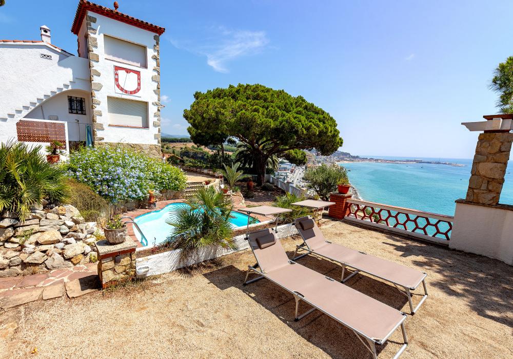 Piscina privada
Vistes al mar Mediterrani
Mirador privat
Arenys de Mar, Maresme, Barcelona
La Serralada prelitoral i Litoral Catalana per anar a fer excursions i caminades. Trekking.
sortir amb nens petits
viatge amb amics
Gandules tumbones hamaques Piscina privada
Vistes al mar Mediterrani
Mirador privat
Arenys de Mar, Maresme, Barcelona
La Serralada prelitoral i Litoral Catalana per anar a fer excursions i caminades. Trekking.
sortir amb nens petits
viatge amb amics
Gandules tumbones hamaques