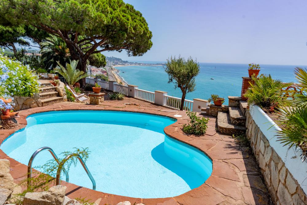 Piscina privada
Vistes al mar Mediterrani
Mirador privat
Arenys de Mar, Maresme, Barcelona
La Serralada prelitoral i Litoral Catalana per anar a fer excursions i caminades. Trekking.
sortir amb nens petits
viatge amb amics
Gandules tumbones hamaques Piscina privada
Vistes al mar Mediterrani
Mirador privat
Arenys de Mar, Maresme, Barcelona
La Serralada prelitoral i Litoral Catalana per anar a fer excursions i caminades. Trekking.
sortir amb nens petits
viatge amb amics
Gandules tumbones hamaques