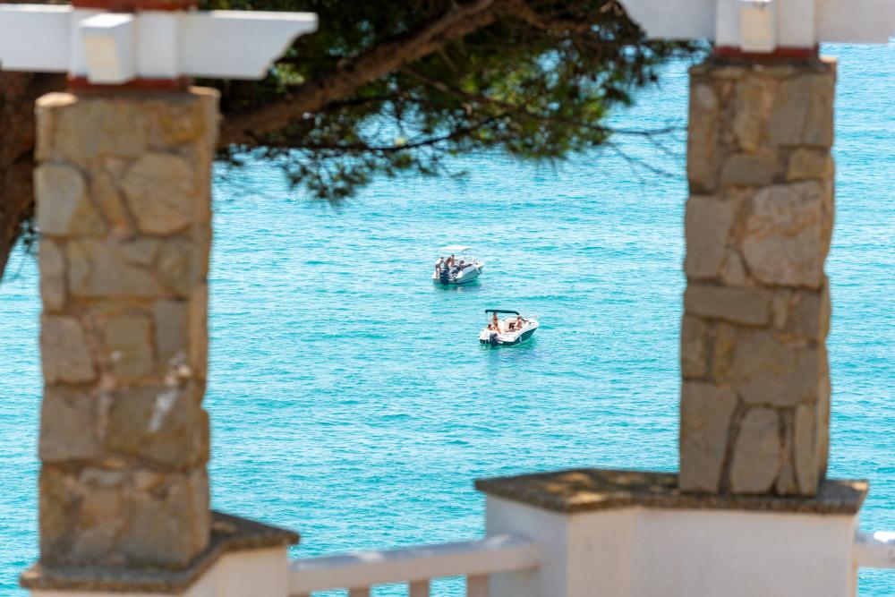Vistas al mar, a la platja, a la muntanya i als jardins
lloguer turístic davant del mar
lloguer d'una villa privada amb jardí i piscina privats.
lloguer de vacances davant la platja
escapada a la costa del Maresme, Arenys de Mar
a prop de Barcelona i la costa Brava
Urbanització íntima y privada
Families amb nens petits
Amics i desconnexióVistas al mar, a la platja, a la muntanya i als jardins
lloguer turístic davant del mar
lloguer d'una villa privada amb jardí i piscina privats.
lloguer de vacances davant la platja
escapada a la costa del Maresme, Arenys de Mar
a prop de Barcelona i la costa Brava
Urbanització íntima y privada
Families amb nens petits
Amics i desconnexió Vistas al mar, a la platja, a la muntanya i als jardins
lloguer turístic davant del mar
lloguer d'una villa privada amb jardí i piscina privats.
lloguer de vacances davant la platja
escapada a la costa del Maresme, Arenys de Mar
a prop de Barcelona i la costa Brava
Urbanització íntima y privada
Families amb nens petits
Amics i desconnexióVistas al mar, a la platja, a la muntanya i als jardins
lloguer turístic davant del mar
lloguer d'una villa privada amb jardí i piscina privats.
lloguer de vacances davant la platja
escapada a la costa del Maresme, Arenys de Mar
a prop de Barcelona i la costa Brava
Urbanització íntima y privada
Families amb nens petits
Amics i desconnexió