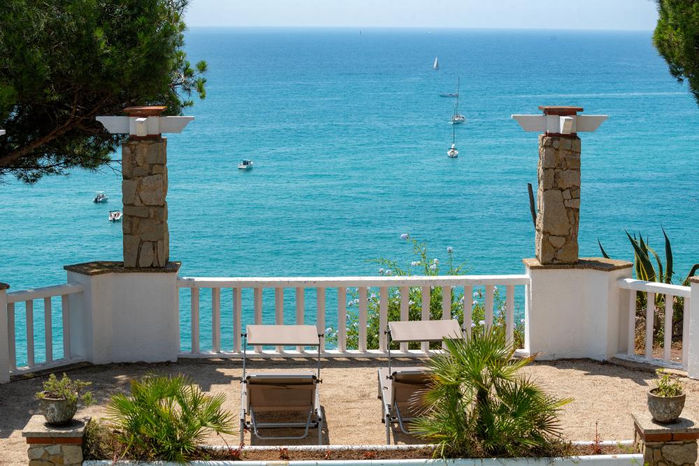 Piscina privada
Vistes al mar Mediterrani
Mirador privat
Arenys de Mar, Maresme, Barcelona
La Serralada prelitoral i Litoral Catalana per anar a fer excursions i caminades. Trekking.
sortir amb nens petits
viatge amb amics
Gandules tumbones hamaques
lloguer de vacances davant del mar
lloguer d'una villa privada amb jardí i piscina privats.
lloguer turístic davant la platja Piscina privada
Vistes al mar Mediterrani
Mirador privat
Arenys de Mar, Maresme, Barcelona
La Serralada prelitoral i Litoral Catalana per anar a fer excursions i caminades. Trekking.
sortir amb nens petits
viatge amb amics
Gandules tumbones hamaques
lloguer de vacances davant del mar
lloguer d'una villa privada amb jardí i piscina privats.
lloguer turístic davant la platja