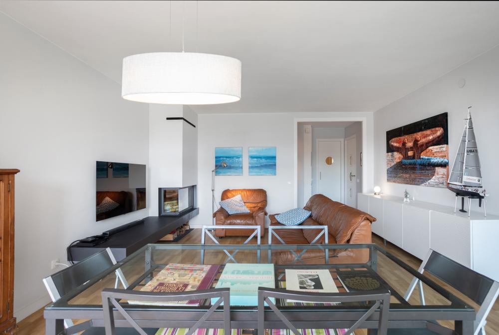 095-MC BAIX BALIS Pis Sant Andreu de Llavaneres
Vista desde la terraza del salón comedor.
Decoració marinera típica d´un poble costaner i un apartament davant del mar i del port esportiu.
Apartament 8 persones 4 habitacions 2 banys complets
Estacionament per a 1 vehicle o 2 petits.
Costa Maresme Vacances Lloguer d'allotjaments turístics
Mar, platja, costa, muntanya
Serralada Pre-Litoral Catalana
Vistas al Port esportiu Balis 095-MC BAIX BALIS Pis Sant Andreu de Llavaneres
Vista desde la terraza del salón comedor.
Decoració marinera típica d´un poble costaner i un apartament davant del mar i del port esportiu.
Apartament 8 persones 4 habitacions 2 banys complets
Estacionament per a 1 vehicle o 2 petits.
Costa Maresme Vacances Lloguer d'allotjaments turístics
Mar, platja, costa, muntanya
Serralada Pre-Litoral Catalana
Vistas al Port esportiu Balis