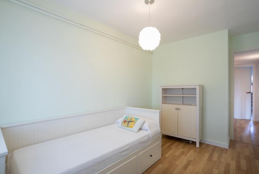 095-MC BAIX BALIS Pis Sant Andreu de Llavaneres
Dormitori 3: Llit individual.
Possibilitat de fer un llit doble amb 2 matalassos separats. El segon llit es troba a sota.
Apartament 8 persones 4 habitacions 2 banys complets
Estacionament per a 1 vehicle o 2 petits.
Costa Maresme Vacances Lloguer d'allotjaments turístics
Mar, platja, costa, muntanya
Serralada Pre-Litoral Catalana
Vistas al Port esportiu Balis 095-MC BAIX BALIS Pis Sant Andreu de Llavaneres
Dormitori 3: Llit individual.
Possibilitat de fer un llit doble amb 2 matalassos separats. El segon llit es troba a sota.
Apartament 8 persones 4 habitacions 2 banys complets
Estacionament per a 1 vehicle o 2 petits.
Costa Maresme Vacances Lloguer d'allotjaments turístics
Mar, platja, costa, muntanya
Serralada Pre-Litoral Catalana
Vistas al Port esportiu Balis