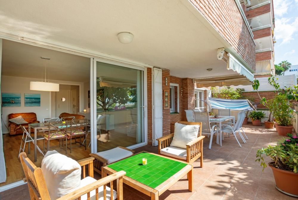 095-MC BAIX BALIS Pis Sant Andreu de Llavaneres
Terrassa privada de l´apartament BAIX BALIS. Mobiliari exterior, gandula i escales d'accés a la piscina i al jardí.
Apartament lloguer turístic Costa Maresme Vacances
Vistas al mar Port esportiu. 095-MC BAIX BALIS Pis Sant Andreu de Llavaneres
Terrassa privada de l´apartament BAIX BALIS. Mobiliari exterior, gandula i escales d'accés a la piscina i al jardí.
Apartament lloguer turístic Costa Maresme Vacances
Vistas al mar Port esportiu.