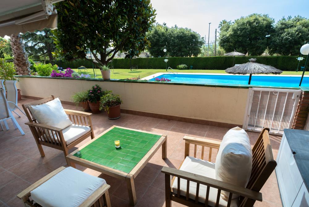 095-MC BAIX BALIS Pis Sant Andreu de Llavaneres
Vistes des de la terrassa privada i accés privat a la piscina comunitària.
Apartament 8 persones 4 habitacions 2 banys complets (dutxa i banyera)
Estacionament per a 1 vehicle o 2 petits.
Costa Maresme Vacances Lloguer d'allotjaments turístics
Mar, platja, costa, muntanya
Serralada Pre-Litoral Catalana
Port esportiu Balís 095-MC BAIX BALIS Pis Sant Andreu de Llavaneres
Vistes des de la terrassa privada i accés privat a la piscina comunitària.
Apartament 8 persones 4 habitacions 2 banys complets (dutxa i banyera)
Estacionament per a 1 vehicle o 2 petits.
Costa Maresme Vacances Lloguer d'allotjaments turístics
Mar, platja, costa, muntanya
Serralada Pre-Litoral Catalana
Port esportiu Balís