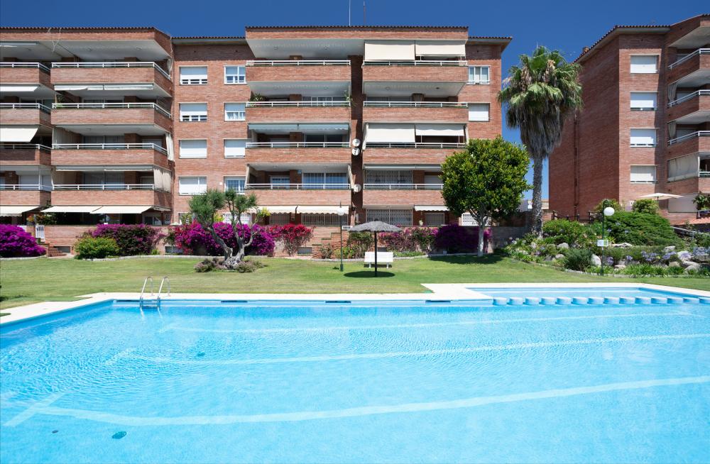 095-MC BAIX BALIS Pis Sant Andreu de Llavaneres
Vista de la piscina comunitària i l´edifici de l´apartament BAIX BALIS
Apartament 8 persones 4 habitacions 2 banys complets
Estacionament per a 1 vehicle o 2 petits.
Costa Maresme Vacances Lloguer d'allotjaments turístics
Mar, platja, costa, muntanya
Serralada Pre-Litoral Catalana
Vistas al Port esportiu Balis 095-MC BAIX BALIS Pis Sant Andreu de Llavaneres
Vista de la piscina comunitària i l´edifici de l´apartament BAIX BALIS
Apartament 8 persones 4 habitacions 2 banys complets
Estacionament per a 1 vehicle o 2 petits.
Costa Maresme Vacances Lloguer d'allotjaments turístics
Mar, platja, costa, muntanya
Serralada Pre-Litoral Catalana
Vistas al Port esportiu Balis