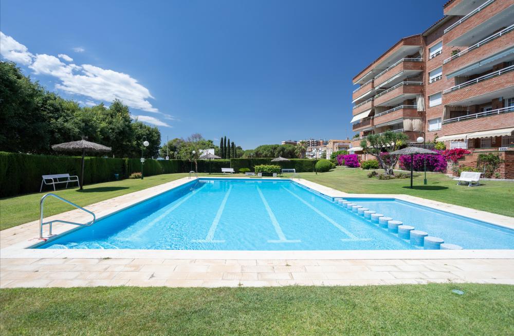 095-MC BAIX BALIS Pis Sant Andreu de Llavaneres
Piscina comunitària de carrils amb una zona menys profunda. Hi ha escales d'accés per a més comoditat.
Apartament 8 persones 4 habitacions 2 banys complets
Estacionament per a 1 vehicle o 2 petits.
Costa Maresme Vacances Lloguer d'allotjaments turístics
Mar, platja, costa, muntanya
Serralada Pre-Litoral Catalana
Vistas al Port esportiu Balis 095-MC BAIX BALIS Pis Sant Andreu de Llavaneres
Piscina comunitària de carrils amb una zona menys profunda. Hi ha escales d'accés per a més comoditat.
Apartament 8 persones 4 habitacions 2 banys complets
Estacionament per a 1 vehicle o 2 petits.
Costa Maresme Vacances Lloguer d'allotjaments turístics
Mar, platja, costa, muntanya
Serralada Pre-Litoral Catalana
Vistas al Port esportiu Balis