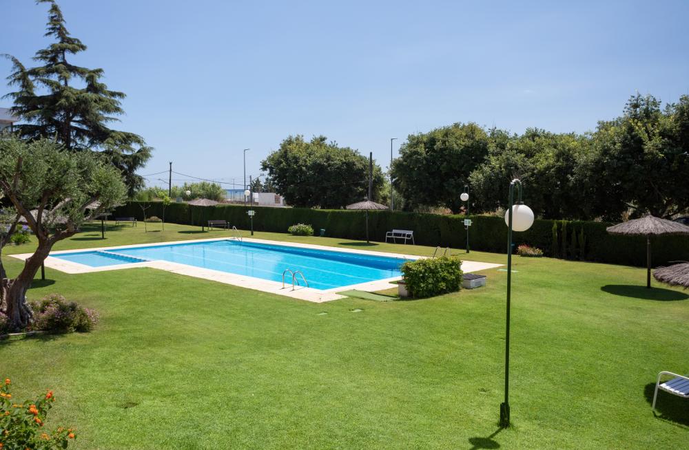 095-MC BAIX BALIS Pis Sant Andreu de Llavaneres
Piscina comunitària amb gespa natural al voltant on estendre la tovallola i estirar-se al sol. També hi ha bancs i para-sols fixos.
Apartament lloguer turístic
Costa Maresme Vacances
Port esportiu
Vistas al mar
Piscina compartida 095-MC BAIX BALIS Pis Sant Andreu de Llavaneres
Piscina comunitària amb gespa natural al voltant on estendre la tovallola i estirar-se al sol. També hi ha bancs i para-sols fixos.
Apartament lloguer turístic
Costa Maresme Vacances
Port esportiu
Vistas al mar
Piscina compartida