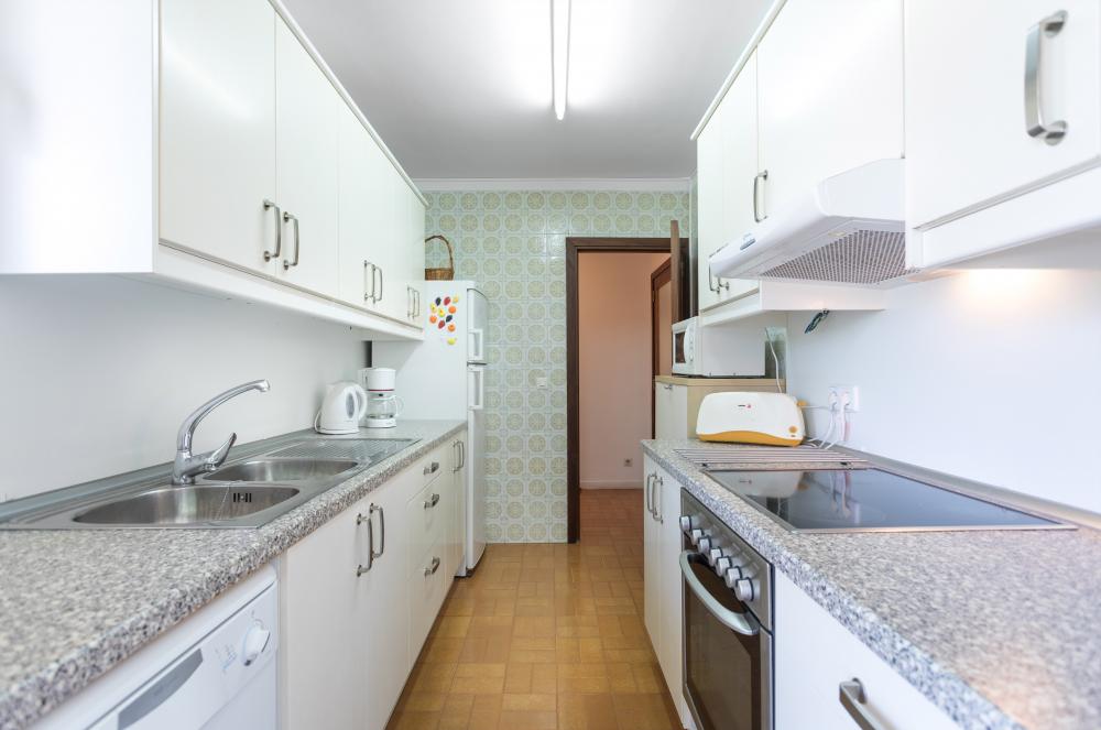 011 MR LORD JIM Apartament Illes Balears Pollença
Cuina totalment equipada.
Rentaplats, forn, microones, torradora, cafetera, bullidor d'aigua, nevera combi, utencilis de cuina ...
Cómode apartament 6 persones, 3 habitacions, 2 lavabos, terrassa privada, cuina completament equipada i sala d'estar menjador.
Estacionament privat i aparcament gratuït davant de l'apartament
Ideal per explorar l'illa de Mallorca de la mà dels més petits de la família. Platja, sol i el mar.
Ciclisme, buceig, barco, vela, kayak, excursions, trekking, qualsevol activitat.
Aprop del Port d'Alcudia
Costa Maresme Vacances Lloguer allotjaments turístics 011 MR LORD JIM Apartament Illes Balears Pollença
Cuina totalment equipada.
Rentaplats, forn, microones, torradora, cafetera, bullidor d'aigua, nevera combi, utencilis de cuina ...
Cómode apartament 6 persones, 3 habitacions, 2 lavabos, terrassa privada, cuina completament equipada i sala d'estar menjador.
Estacionament privat i aparcament gratuït davant de l'apartament
Ideal per explorar l'illa de Mallorca de la mà dels més petits de la família. Platja, sol i el mar.
Ciclisme, buceig, barco, vela, kayak, excursions, trekking, qualsevol activitat.
Aprop del Port d'Alcudia
Costa Maresme Vacances Lloguer allotjaments turístics