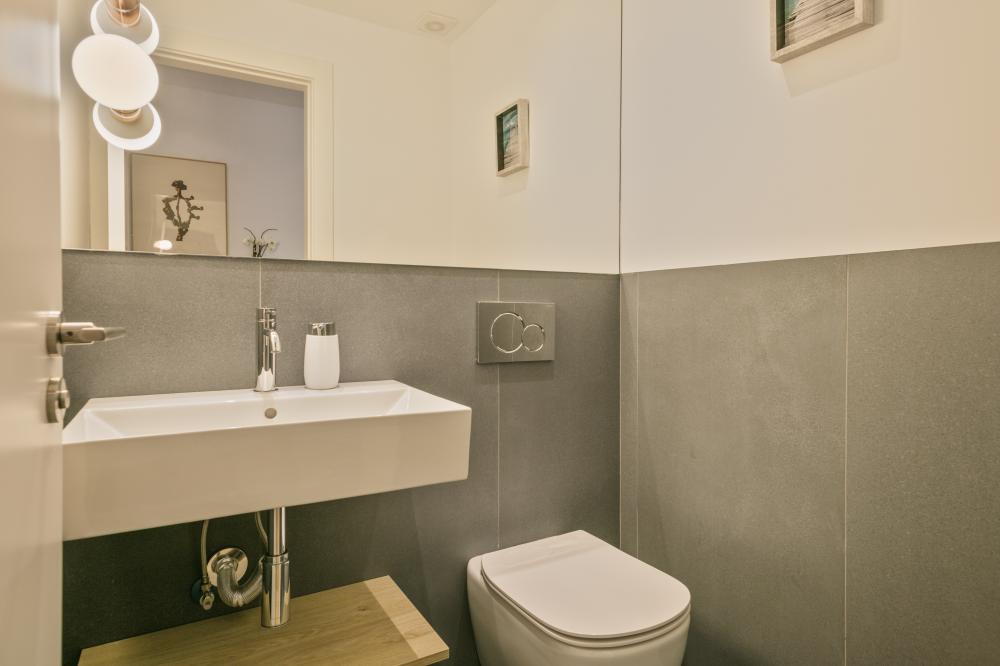 Lavabo de convidats.
Es troba abans de la porta que separa les estances comunes de la zona de descans de les habitacions.
10 persones, 5 habitacions, 4 banys complets, 1 lavabo, saló i menjador, xemeneia, cuina completament equipada, terrassa, porxada, jardí, barbacoa de construcció, piscina.
Estacionament privat dins de la propietat o gratuït al carrer.
Vistes al mar, muntanya, poble, posta de sol, sortida del sol... Una llum i uns colors espectaculars.
Lloguer d'allotjaments turístics
COSTA MARESME VACANCES
024-SMP DESMAIS Casa aïllada / Villa
Cabrils, El Maresme, Barcelona, Catalunya, Espanya
Costa, platja, mar Mediterrani, muntanya, la serralada Pre-litoral catalana, Circuit Montmeló ben a prop Lavabo de convidats.
Es troba abans de la porta que separa les estances comunes de la zona de descans de les habitacions.
10 persones, 5 habitacions, 4 banys complets, 1 lavabo, saló i menjador, xemeneia, cuina completament equipada, terrassa, porxada, jardí, barbacoa de construcció, piscina.
Estacionament privat dins de la propietat o gratuït al carrer.
Vistes al mar, muntanya, poble, posta de sol, sortida del sol... Una llum i uns colors espectaculars.
Lloguer d'allotjaments turístics
COSTA MARESME VACANCES
024-SMP DESMAIS Casa aïllada / Villa
Cabrils, El Maresme, Barcelona, Catalunya, Espanya
Costa, platja, mar Mediterrani, muntanya, la serralada Pre-litoral catalana, Circuit Montmeló ben a prop