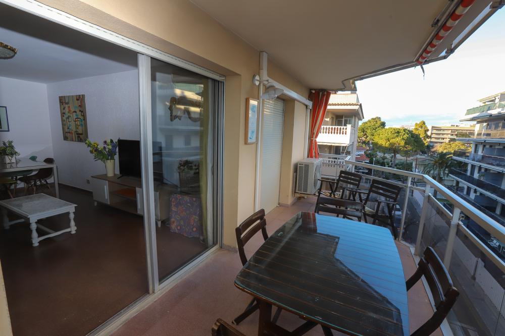 DF17SA DIFFERENTFLATS PALAFOX SALOU Apartamento Salou DF17SA DIFFERENTFLATS PALAFOX SALOU Apartamento Salou