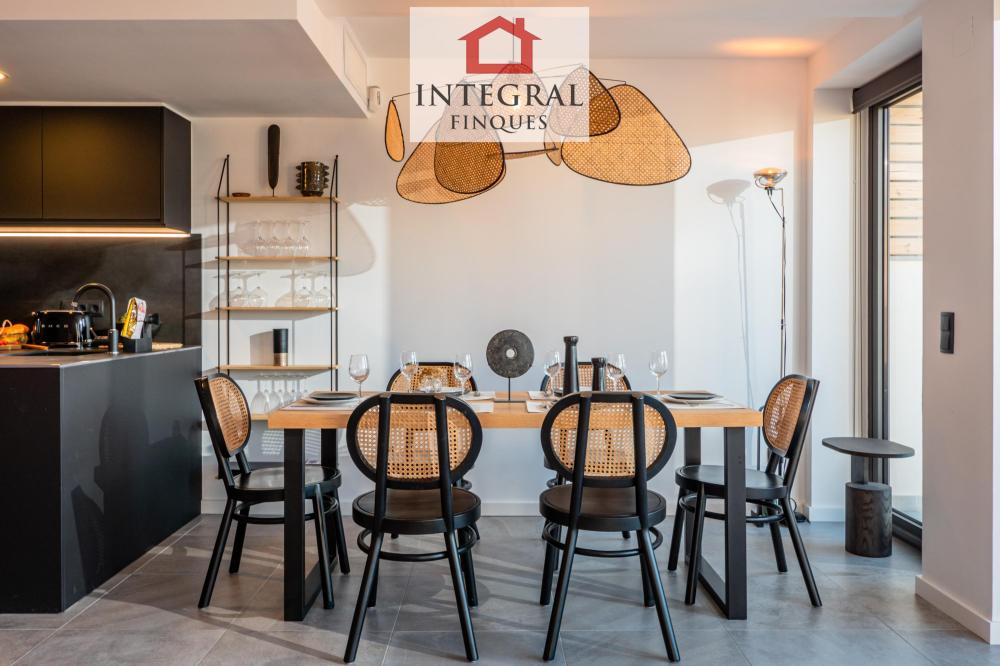 Preciós menjador interior per gaudir en família