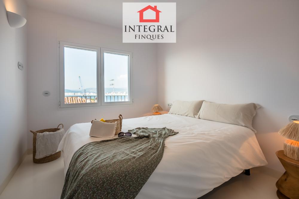 Suite principal doble amb llit de matrimoni i bany privat