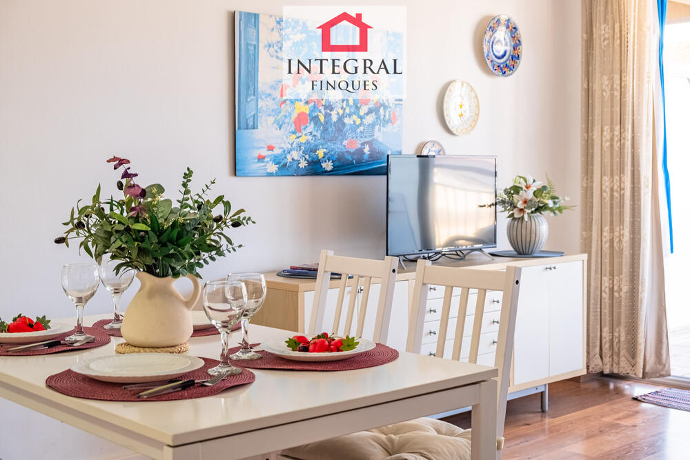 La sala d'estar compte amb TV amb Smart TV.