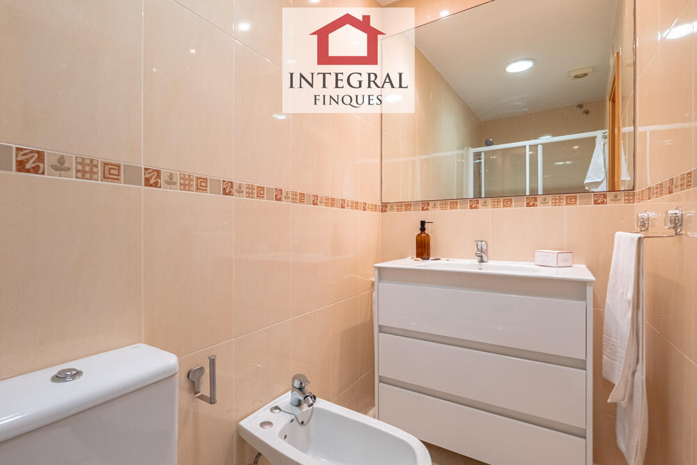 Bany de l´habitació doble equipat amb WC i bidet.