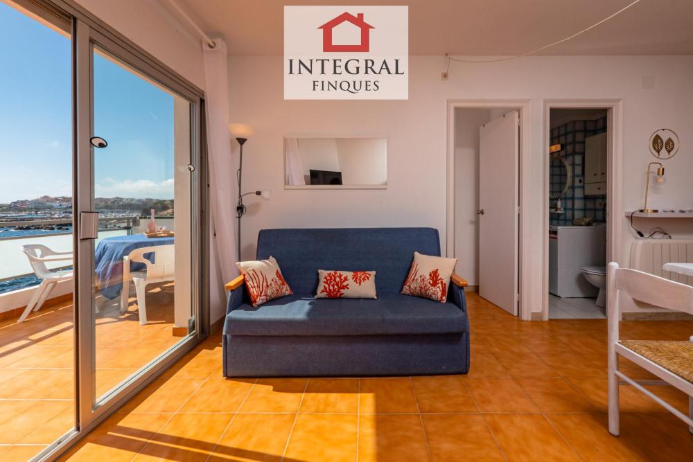 Detalls del preciós apartament situat a primera linia de mar a Palamós.