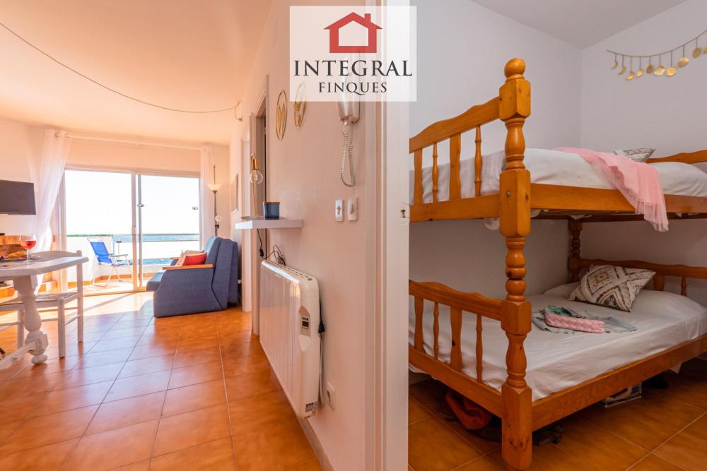 Habitació amb llitera ideal per a una família.