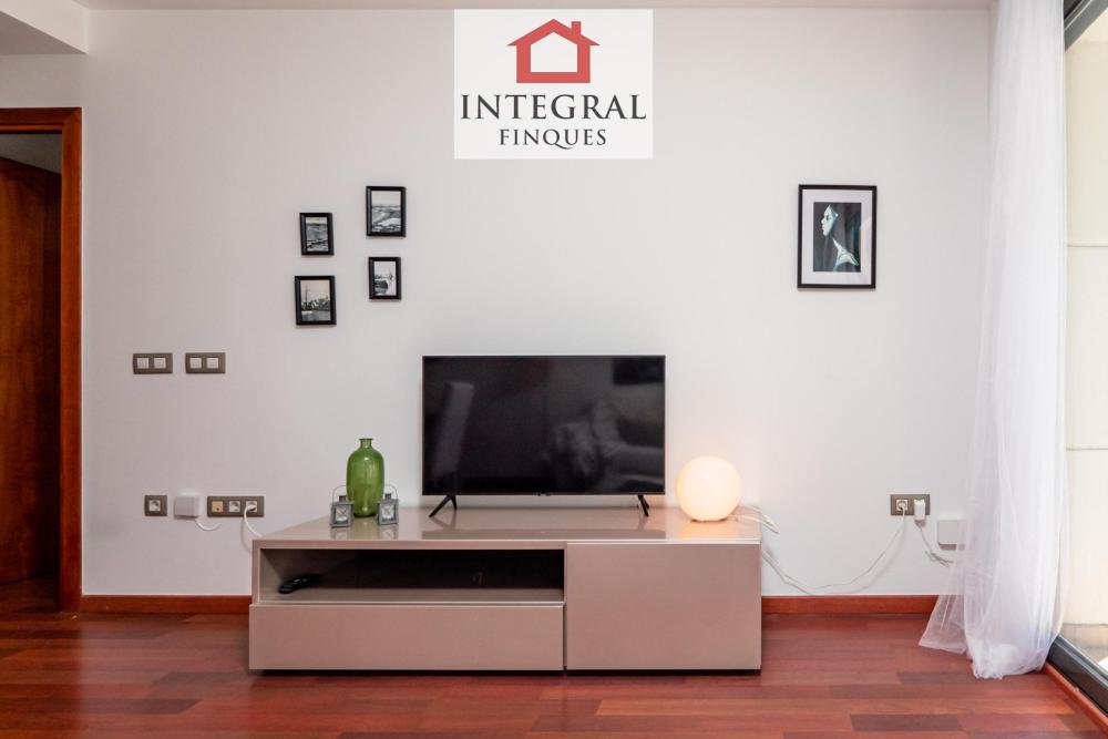 Sala d'estar amb TV.
