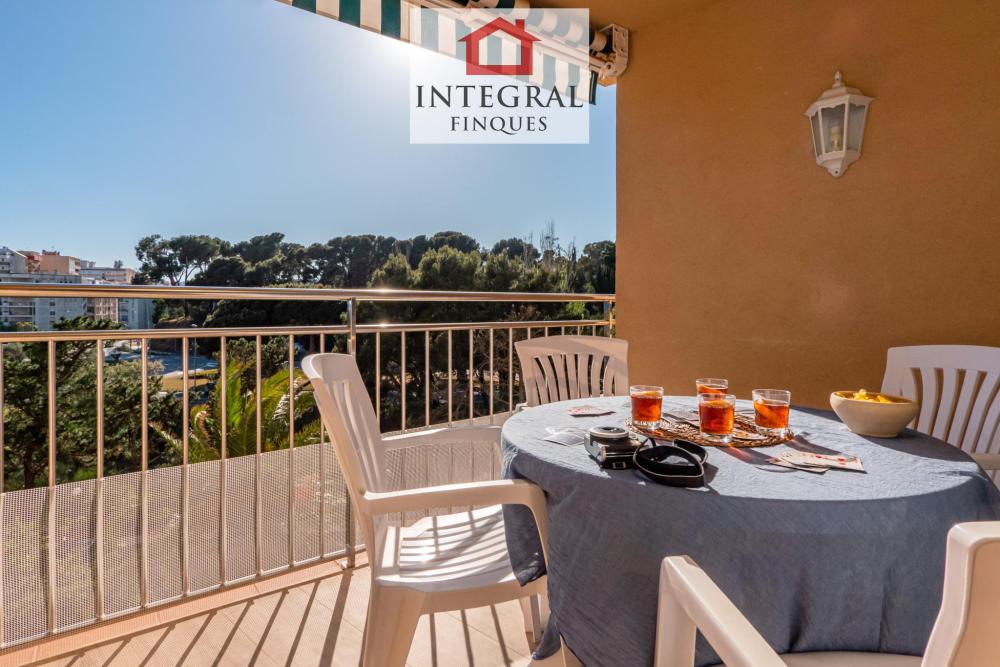 Vistes a la platja de Palamós des de la terrassa de l'apartament.