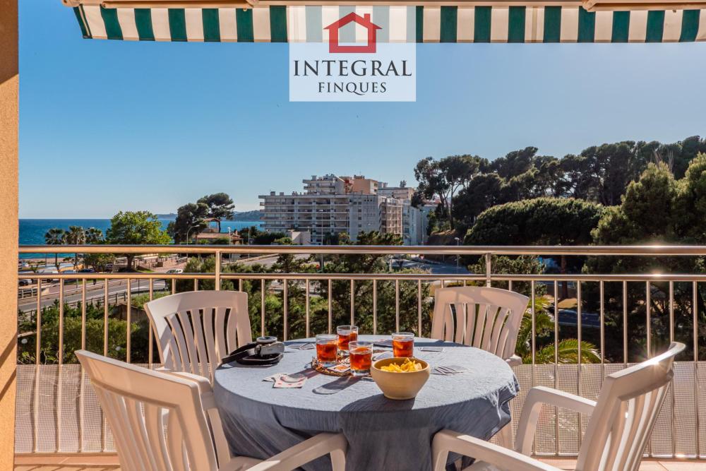 Apartament a la platja gran de Palamós ideal per famílies.