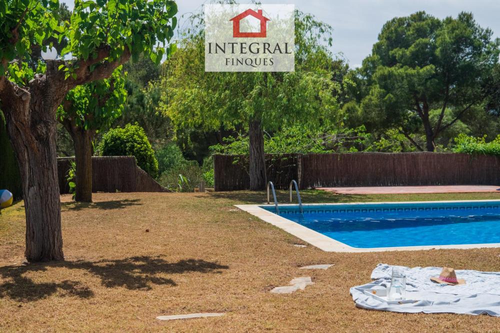 Piscina per disfrutar amb amics i família.