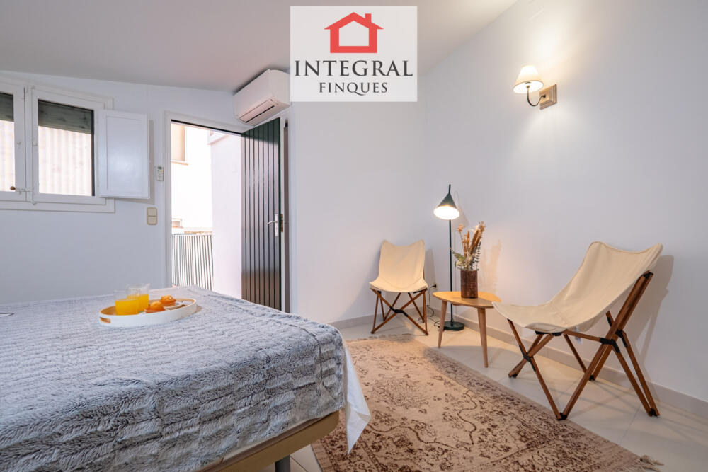 Habitació de matrimoni en suite per poder descansar desprès d'un dia intens d'estiu.