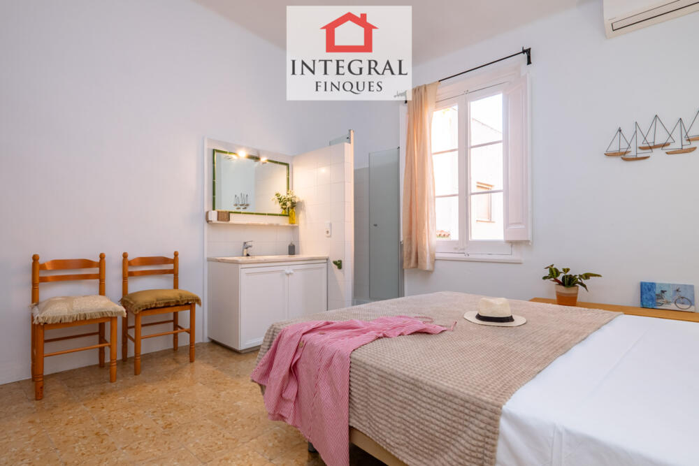 Habitació de matrimoni amb molt emmagatzematge