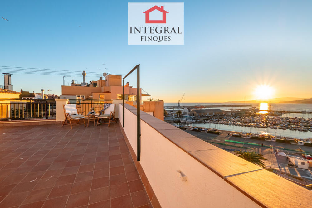 Terrat perfecte per veure la sortida i posta de sol amb unes vistes panormàmiques.