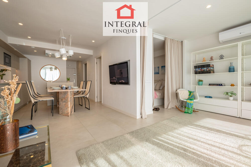 Apartament amb aire condicionat, wifi i pàrquing.
