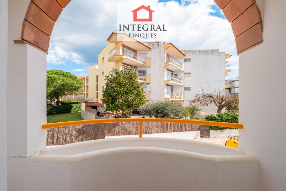 Vistes des del magnífic balcó de l'habitació amb llitera.