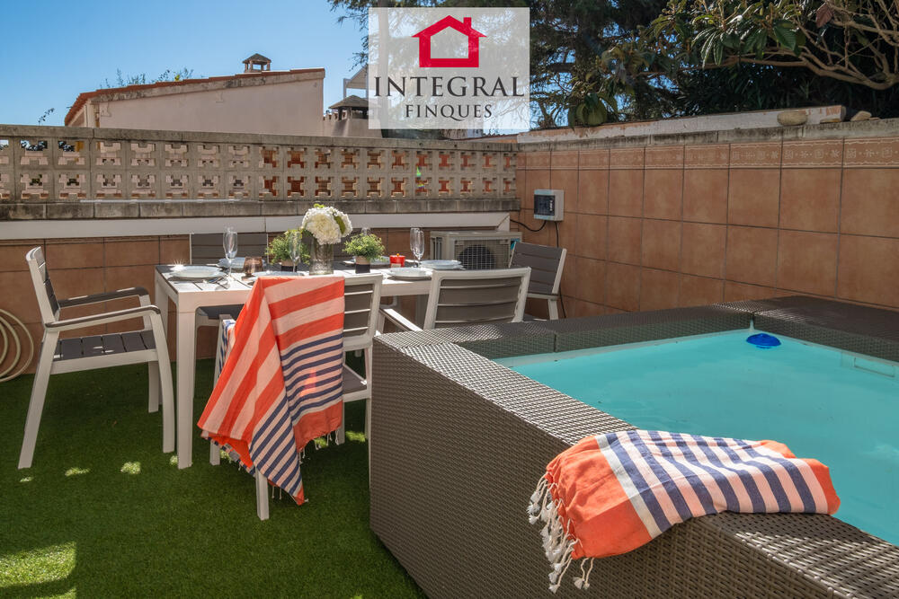 Piscina privada pels moments calorosos.
