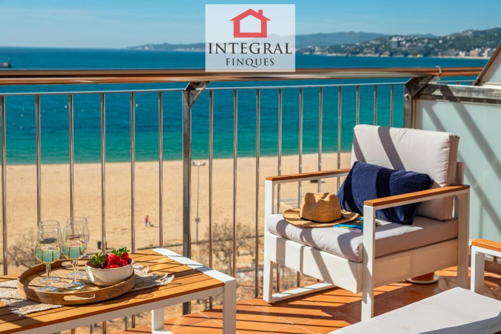 Apartament a primera línia de mar.