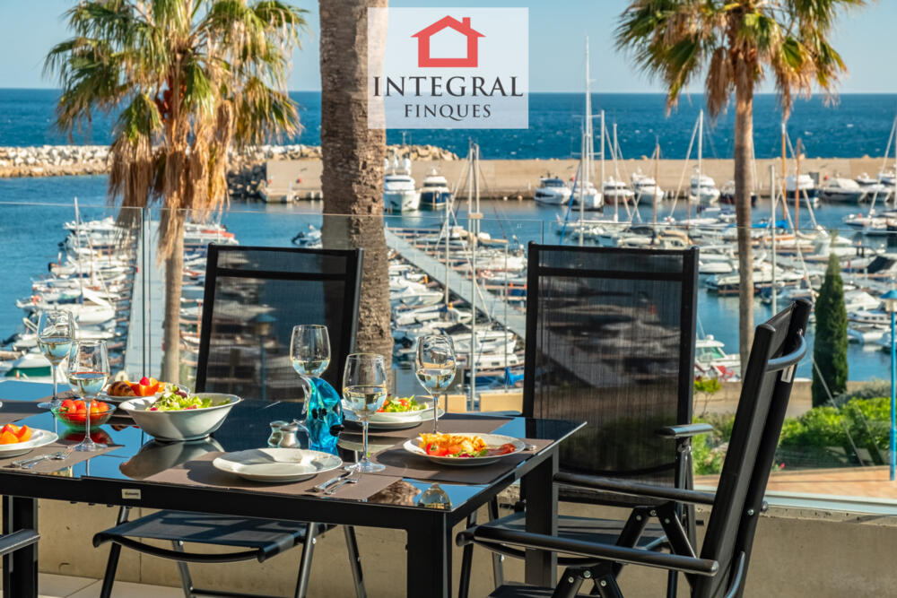Espectacular terrassa amb vista al port de Palamós.