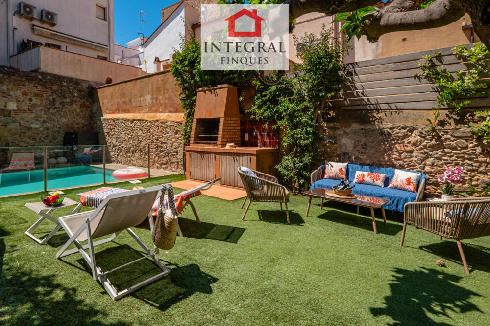 Barbacoa per fer dinars i sopars durants les vacances.
