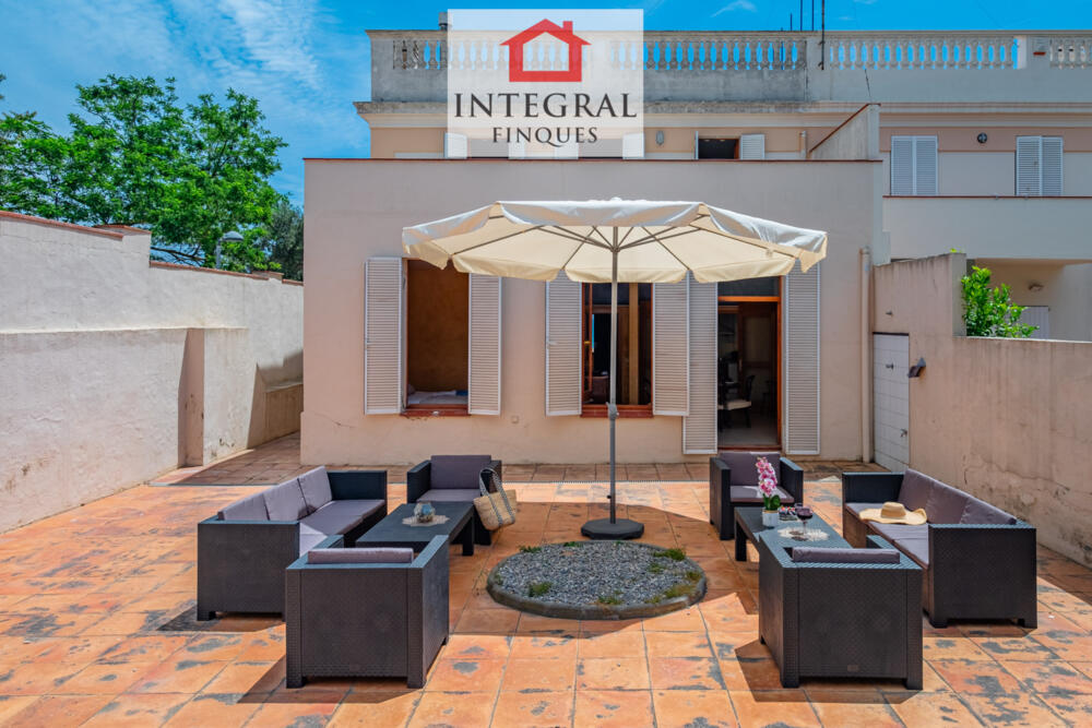 Chill-out exterior per poder descansar durant l'estiu.