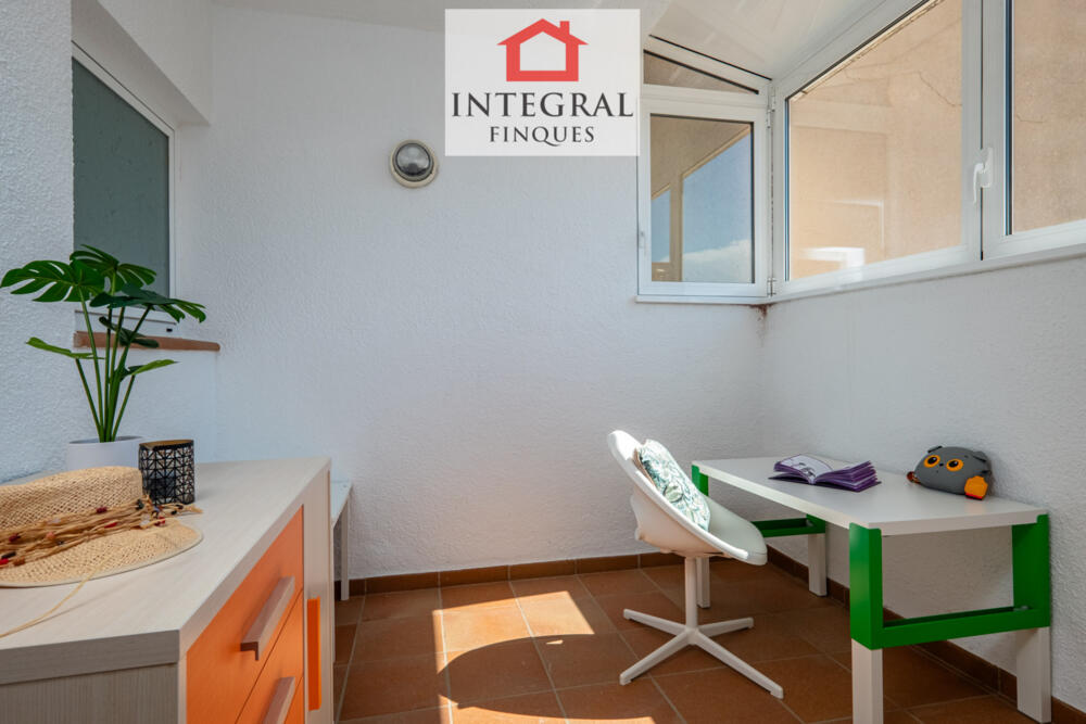 Zona d'escriptori i d'estudi de la casa.