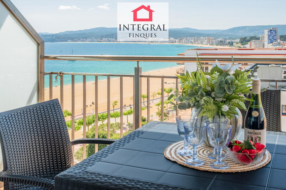 Espectaculars vistes des de la fantàstica terrassa privada de l’apartament.