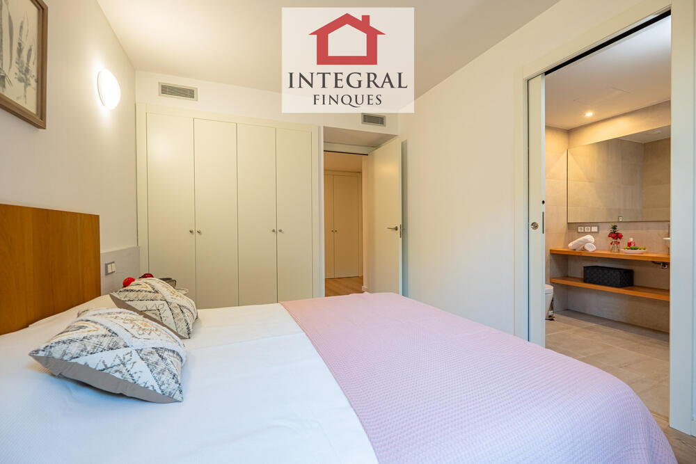Habitació de matrimoni amb bany privat. Habitació de matrimoni amb bany privat.