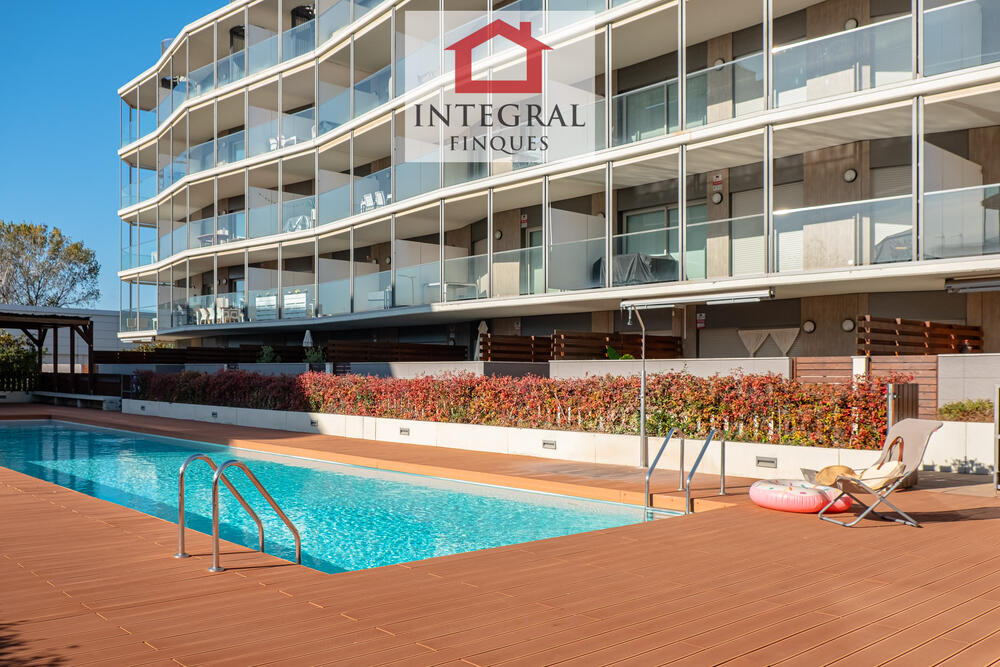 Piscina per poder refrescar-se. Piscina per poder refrescar-se.