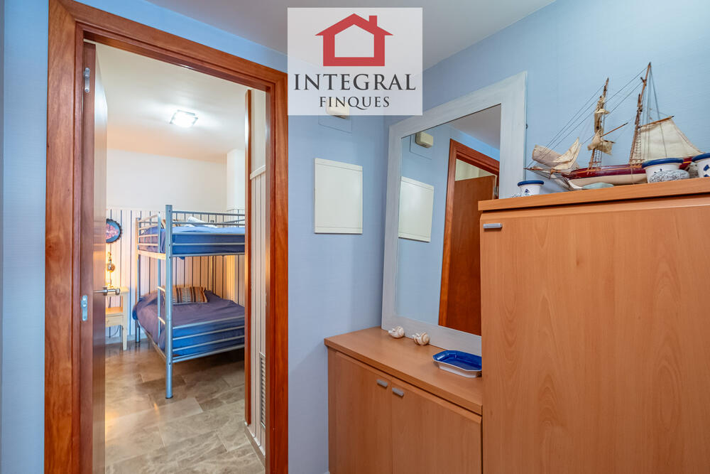 Vista de la bonica habitació doble amb lliteres. Vista de la bonica habitació doble amb lliteres.