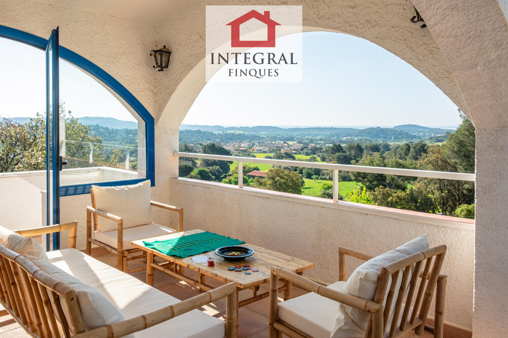 Chill-out amb precioses vistes a la muntanya. Chill-out amb precioses vistes a la muntanya.
