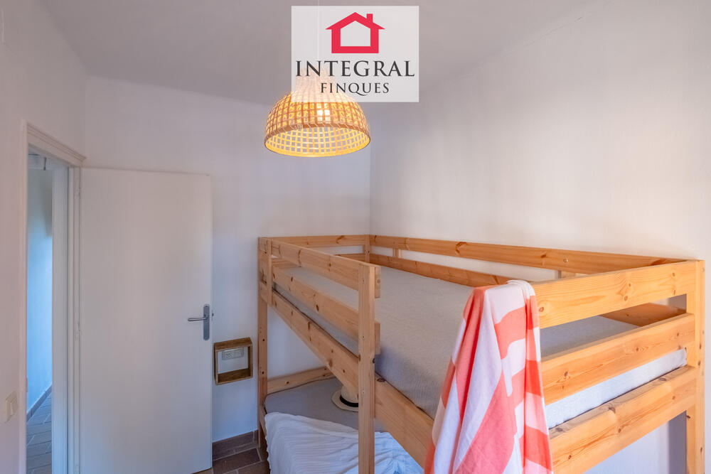 Habitació de lliteres amb capacitat per a dues persones. Habitació de lliteres amb capacitat per a dues persones.