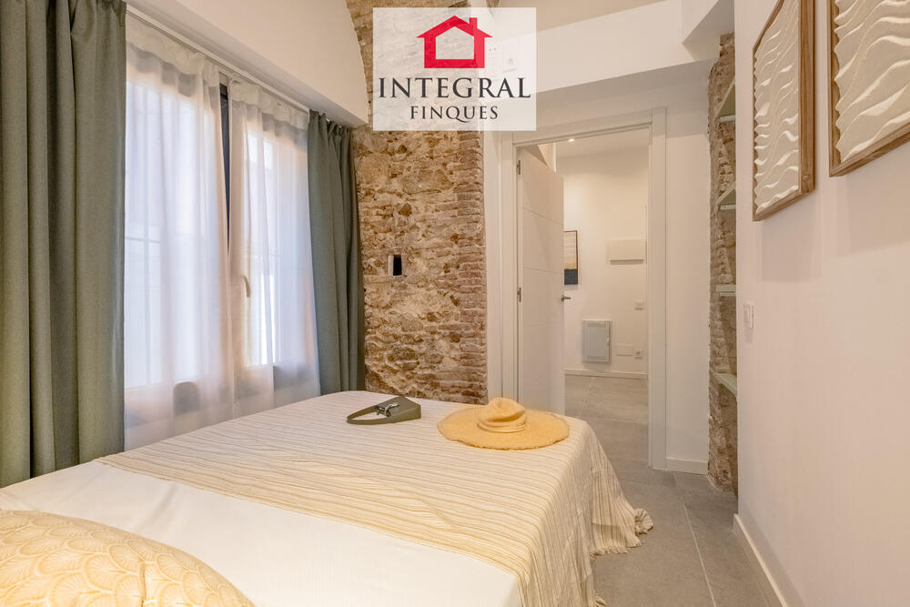 Espai lluminós amb materials naturals i ambient relaxant. Espai lluminós amb materials naturals i ambient relaxant.