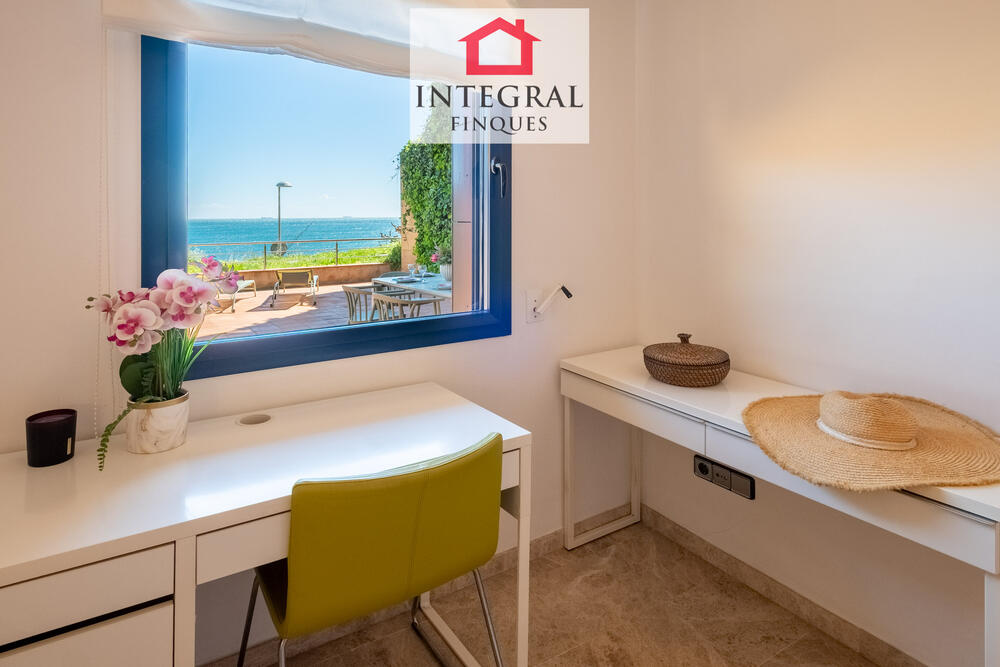 Preciosa habitació doble amb vistes al mar, gaudeix l'essència de Palamós! Preciosa habitació doble amb vistes al mar, gaudeix l'essència de Palamós!