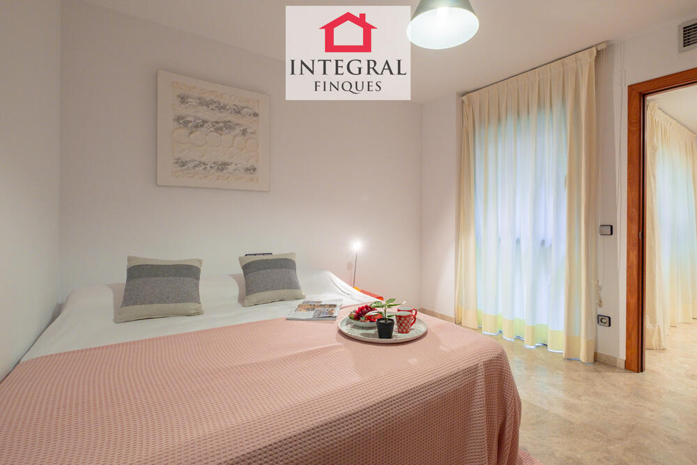Àmplia segona habitació doble per una estada còmode i tranquil·la. Àmplia segona habitació doble per una estada còmode i tranquil·la.