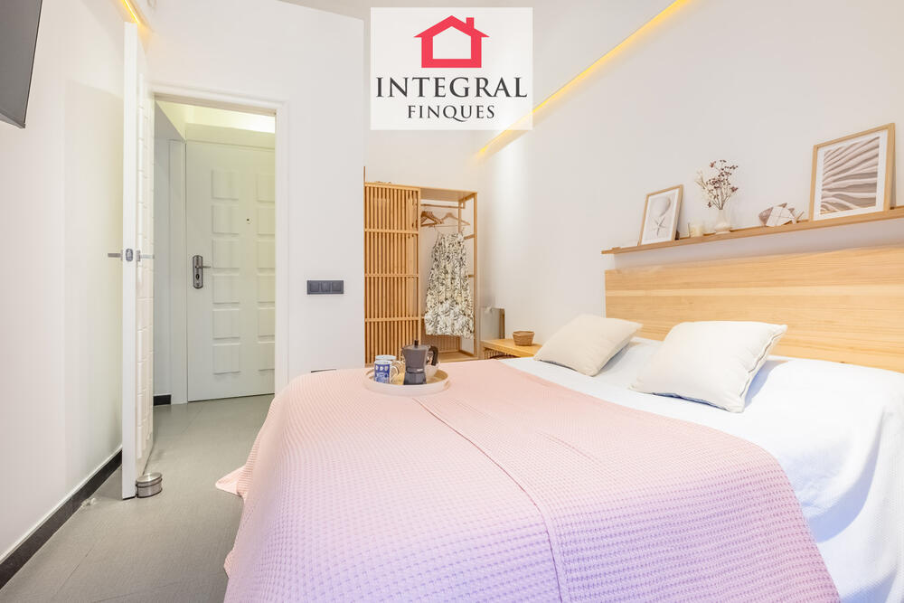 Imatge panoràmica de l’espai de l’habitació doble. Imatge panoràmica de l’espai de l’habitació doble.